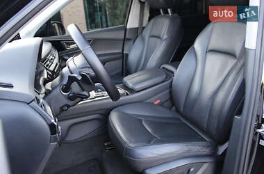 Позашляховик / Кросовер Audi Q7 2016 в 