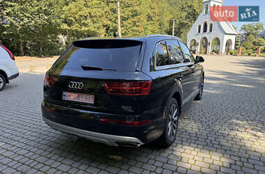 Позашляховик / Кросовер Audi Q7 2017 в 