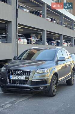 Внедорожник / Кроссовер Audi Q7 2015 в 