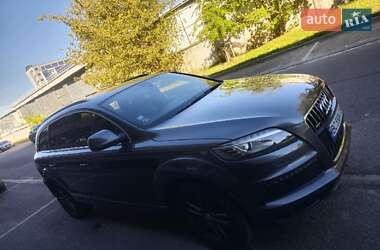 Внедорожник / Кроссовер Audi Q7 2015 в 