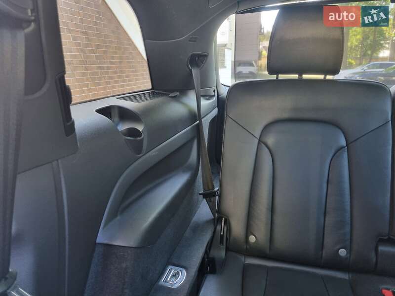 Позашляховик / Кросовер Audi Q7 2015 в Львові
