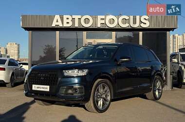 Внедорожник / Кроссовер Audi Q7 2017 в 