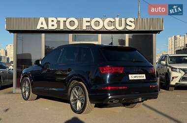 Внедорожник / Кроссовер Audi Q7 2017 в 