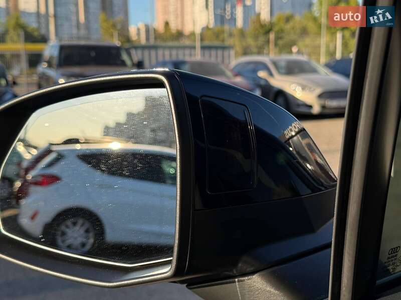 Позашляховик / Кросовер Audi Q7 2017 в Києві