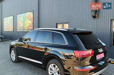 Внедорожник / Кроссовер Audi Q7 2017 в 