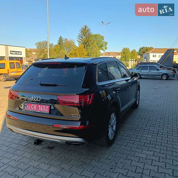 Позашляховик / Кросовер Audi Q7 2017 в Дубні
