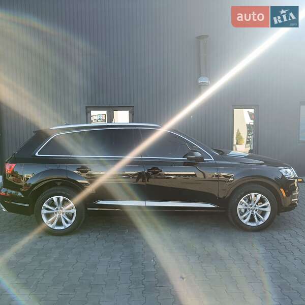 Позашляховик / Кросовер Audi Q7 2017 в Дубні