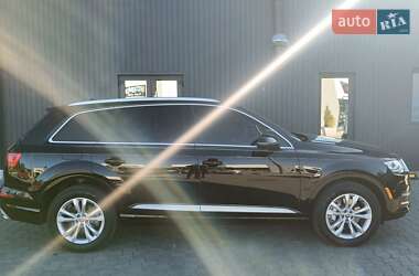Внедорожник / Кроссовер Audi Q7 2017 в 