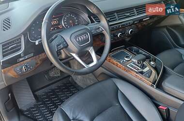Внедорожник / Кроссовер Audi Q7 2017 в 