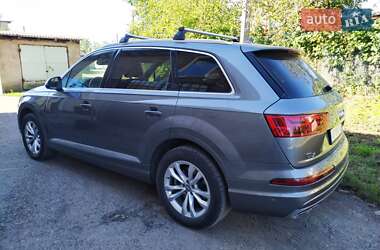 Внедорожник / Кроссовер Audi Q7 2017 в 