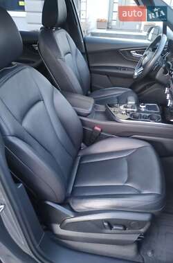 Внедорожник / Кроссовер Audi Q7 2017 в 