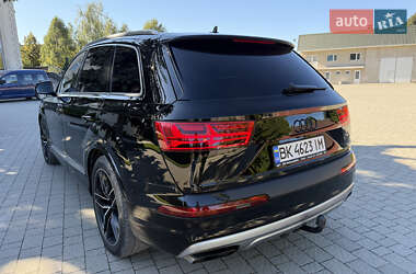 Внедорожник / Кроссовер Audi Q7 2015 в 