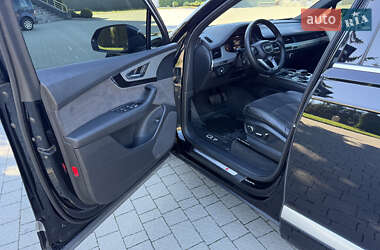 Внедорожник / Кроссовер Audi Q7 2015 в 