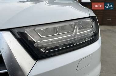 Позашляховик / Кросовер Audi Q7 2016 в 