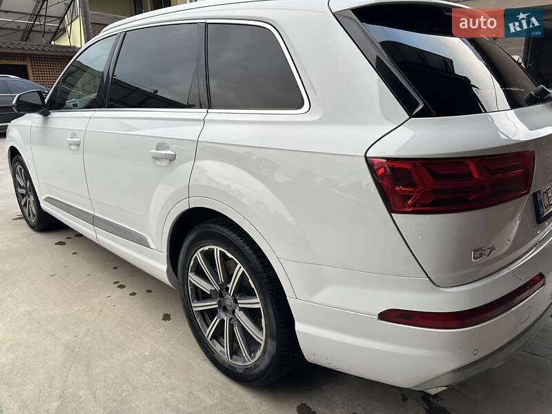 Позашляховик / Кросовер Audi Q7 2016 в Глибокій
