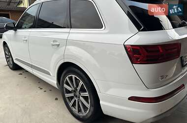 Позашляховик / Кросовер Audi Q7 2016 в 