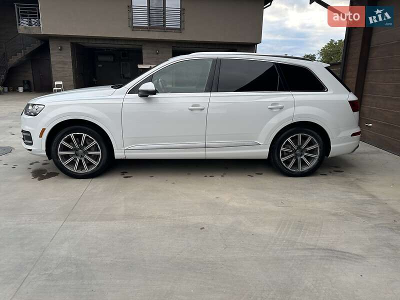 Позашляховик / Кросовер Audi Q7 2016 в Глибокій