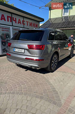 Внедорожник / Кроссовер Audi Q7 2015 в 