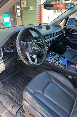 Внедорожник / Кроссовер Audi Q7 2015 в 