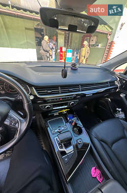 Внедорожник / Кроссовер Audi Q7 2015 в 