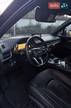 Позашляховик / Кросовер Audi Q7 2016 в 