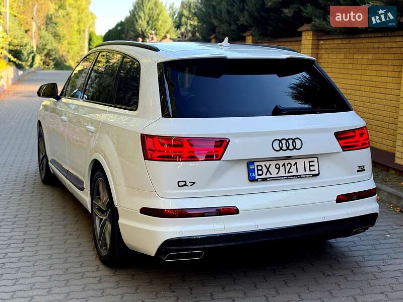 Позашляховик / Кросовер Audi Q7 2017 в Хмельницькому