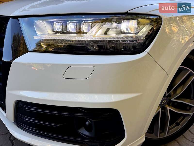 Позашляховик / Кросовер Audi Q7 2017 в Хмельницькому
