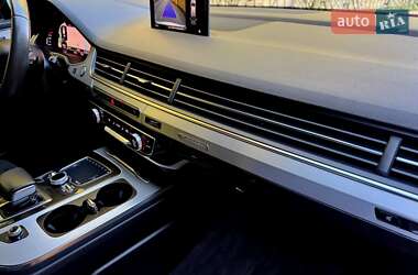 Внедорожник / Кроссовер Audi Q7 2017 в 
