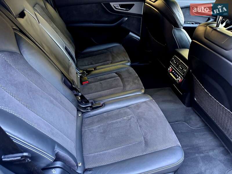Позашляховик / Кросовер Audi Q7 2017 в Хмельницькому
