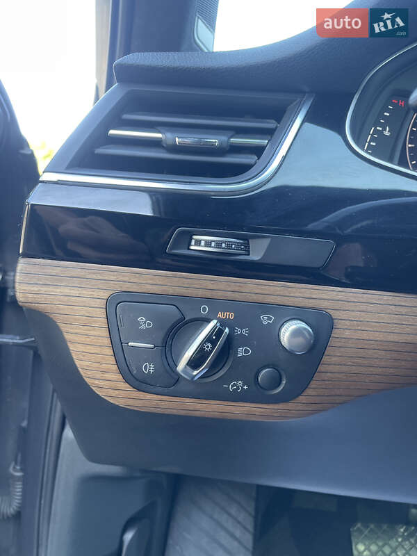 Позашляховик / Кросовер Audi Q7 2017 в Володимирі