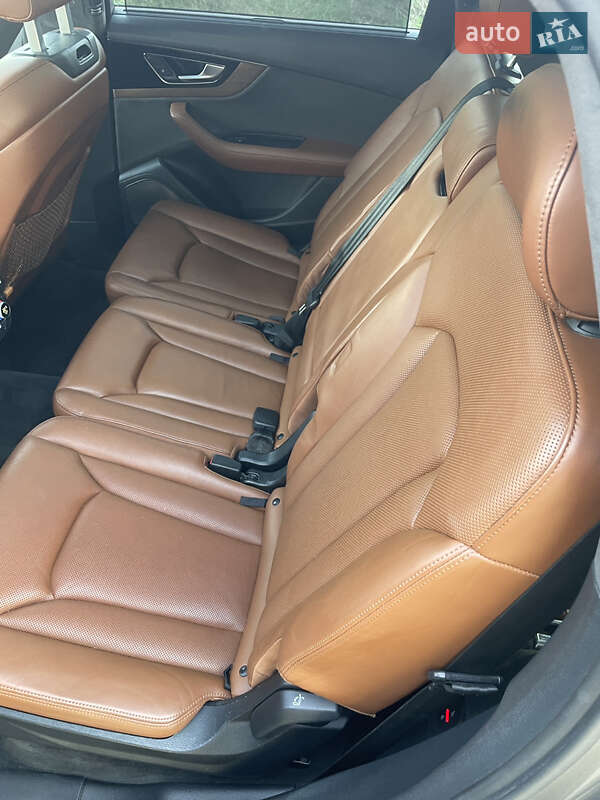Позашляховик / Кросовер Audi Q7 2017 в Володимирі