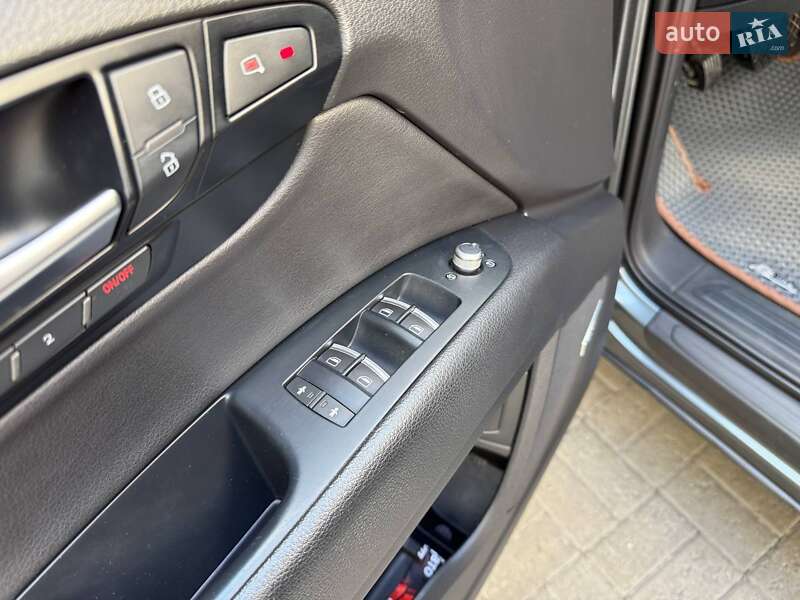 Позашляховик / Кросовер Audi Q7 2014 в Києві