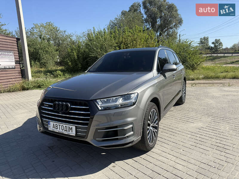 Позашляховик / Кросовер Audi Q7 2015 в Запоріжжі