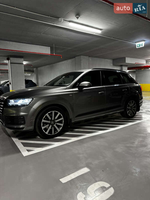 Позашляховик / Кросовер Audi Q7 2017 в Львові