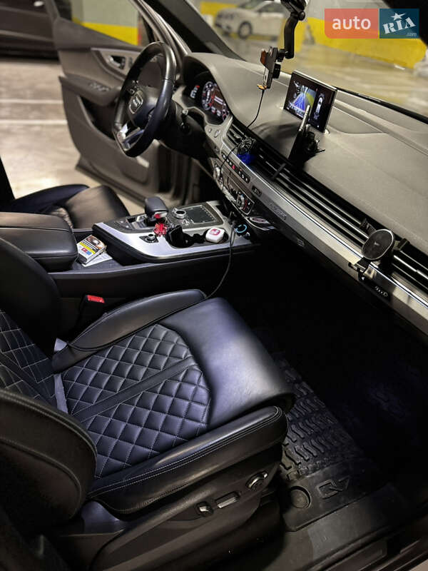Позашляховик / Кросовер Audi Q7 2017 в Львові