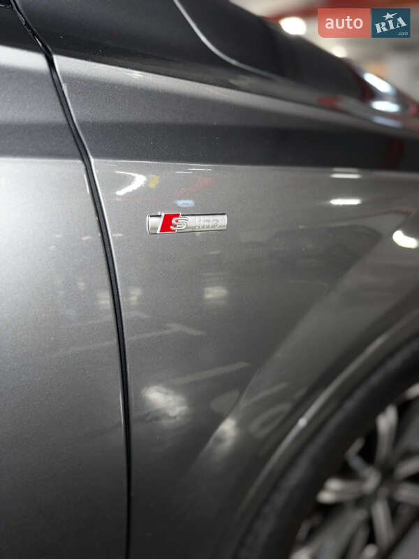 Позашляховик / Кросовер Audi Q7 2017 в Львові