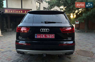 Позашляховик / Кросовер Audi Q7 2016 в 