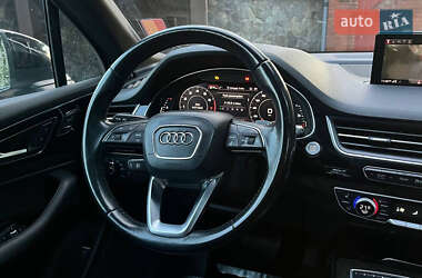 Позашляховик / Кросовер Audi Q7 2016 в 