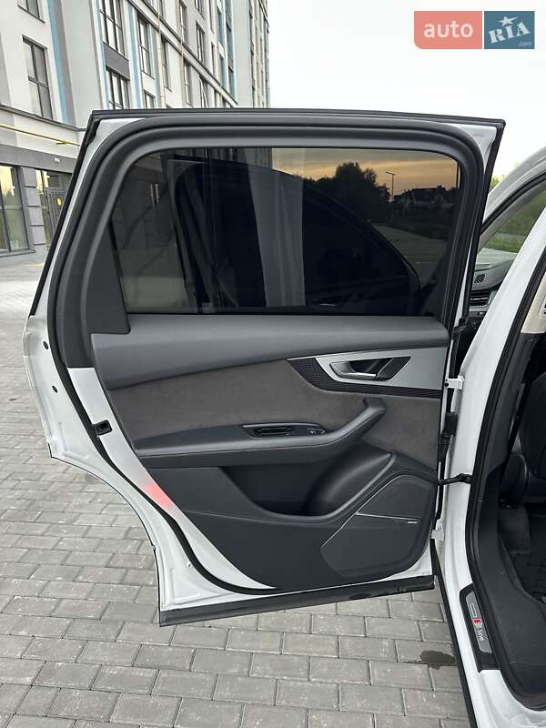 Позашляховик / Кросовер Audi Q7 2016 в Ковелі