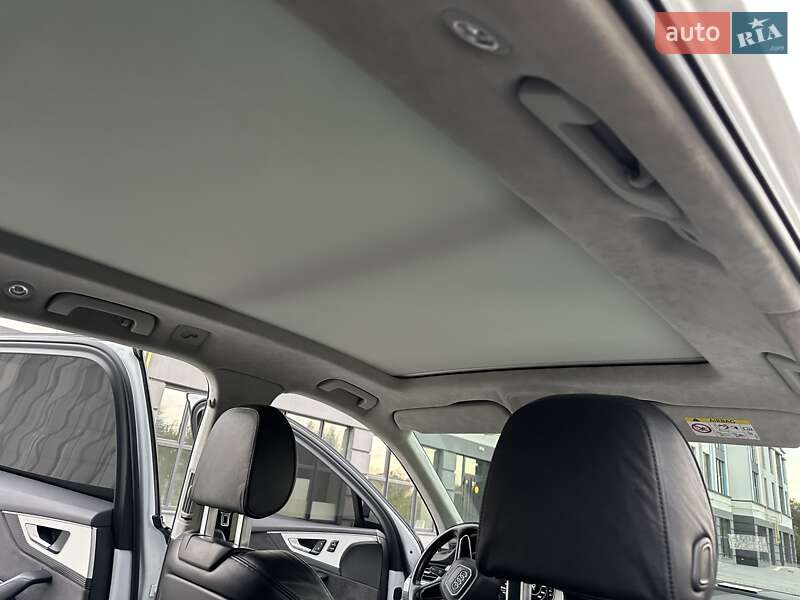 Позашляховик / Кросовер Audi Q7 2016 в Ковелі