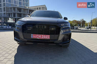 Позашляховик / Кросовер Audi Q7 2020 в 