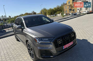 Позашляховик / Кросовер Audi Q7 2020 в 