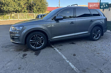 Позашляховик / Кросовер Audi Q7 2016 в 