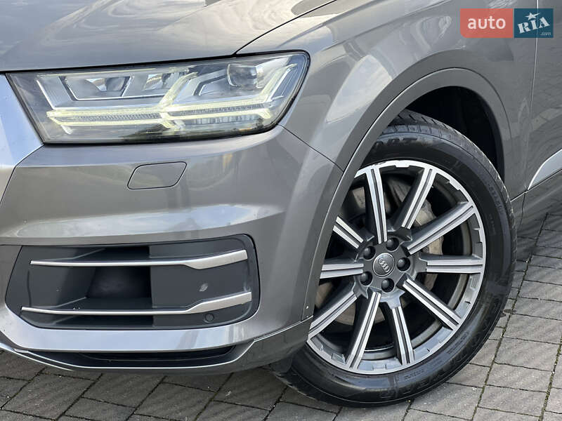 Позашляховик / Кросовер Audi Q7 2016 в Стрию