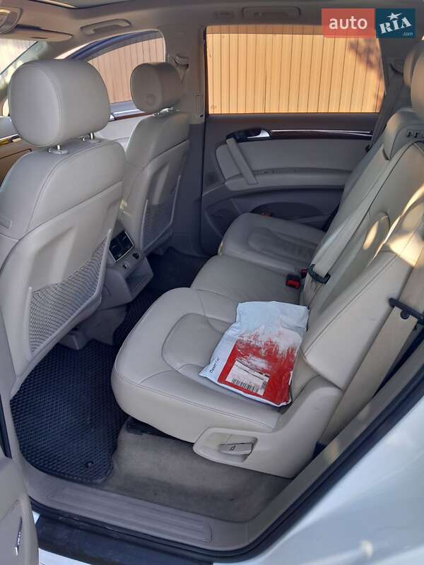 Позашляховик / Кросовер Audi Q7 2010 в Вишгороді