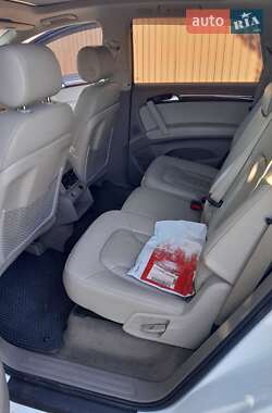 Внедорожник / Кроссовер Audi Q7 2010 в 