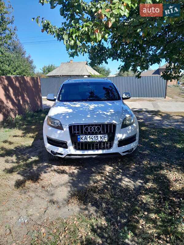 Внедорожник / Кроссовер Audi Q7 2010 в 
