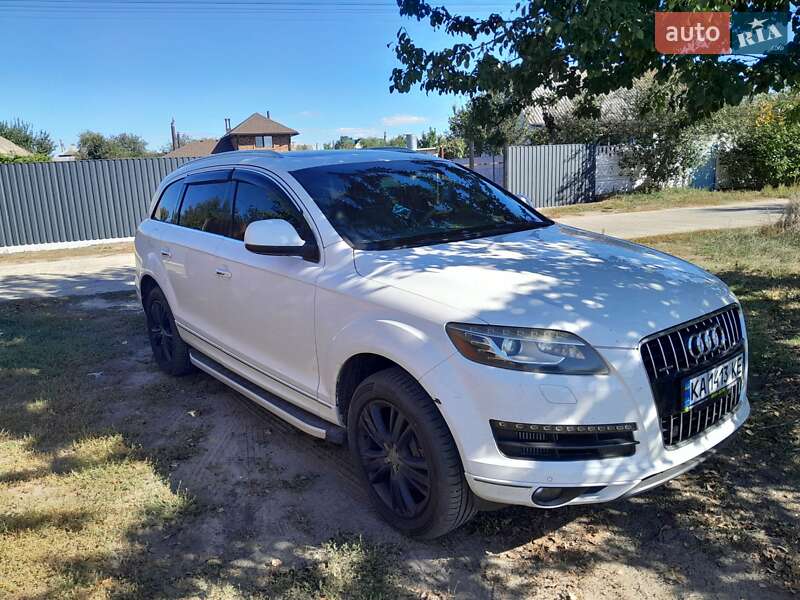 Позашляховик / Кросовер Audi Q7 2010 в Вишгороді