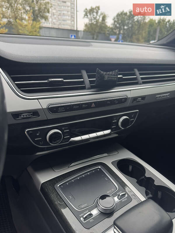Внедорожник / Кроссовер Audi Q7 2018 в Киеве