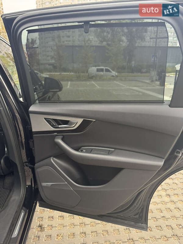 Внедорожник / Кроссовер Audi Q7 2018 в Киеве